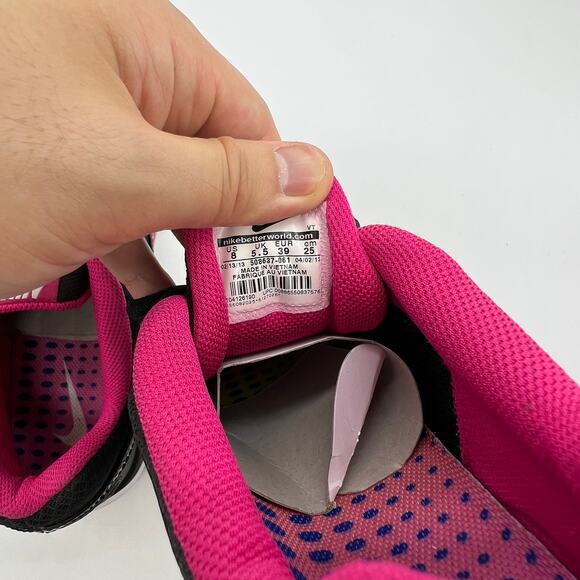 Nike Women's Athletic Shoes Size 8 Pink and Black - Picture 7 of 8